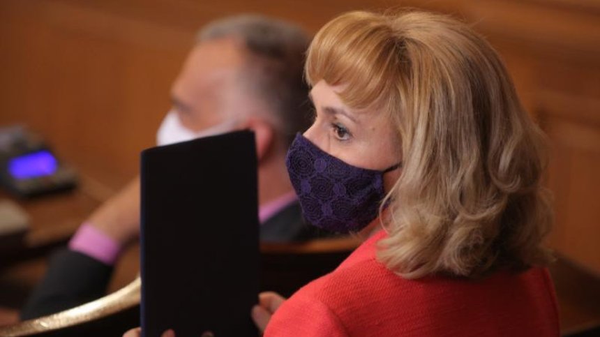 Ковачева сезира регионалния министър за множество жалби заради е-винетките