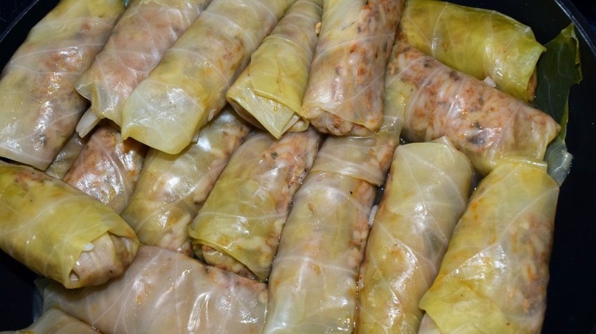 Вкусни печени сарми с кайма и кисело зеле за коледната трапеза