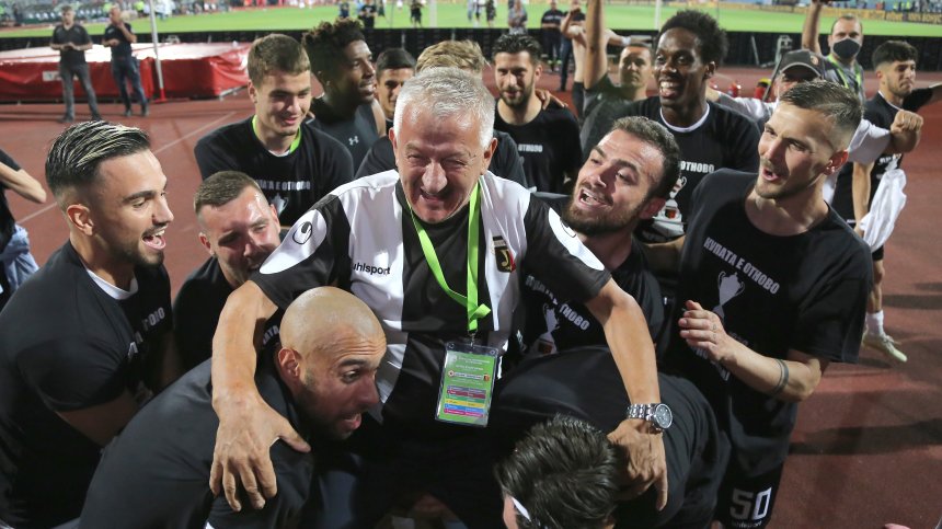 Разкриха имената на заразените в пловдивските "Локо" и "Ботев"