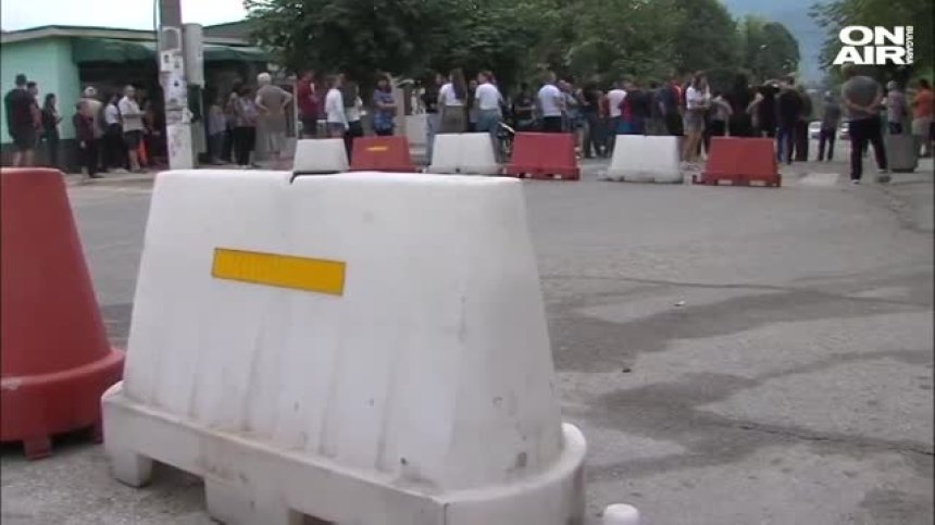Затворена улица до училището в Първомай предизвика напрежение