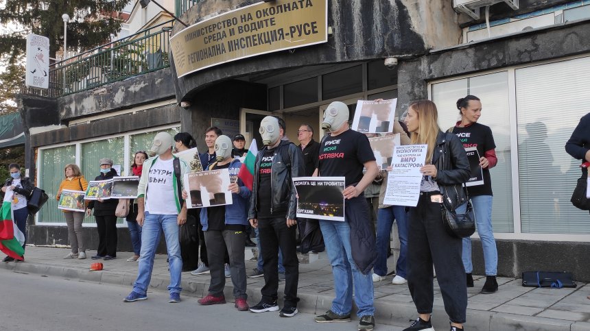 Мръсен въздух: Протестиращи блокираха екоинспекцията в Русе