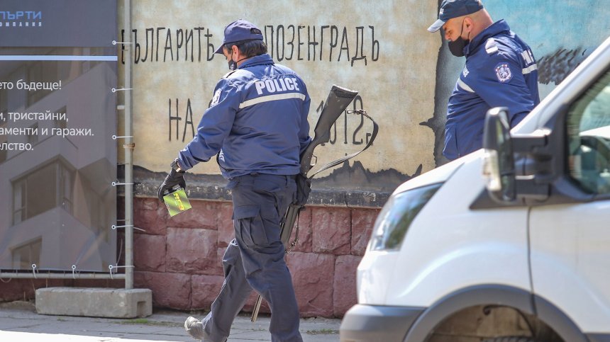 Хванаха извършителите на грабежа на 7 лв. от възрастна жена от Крайници
