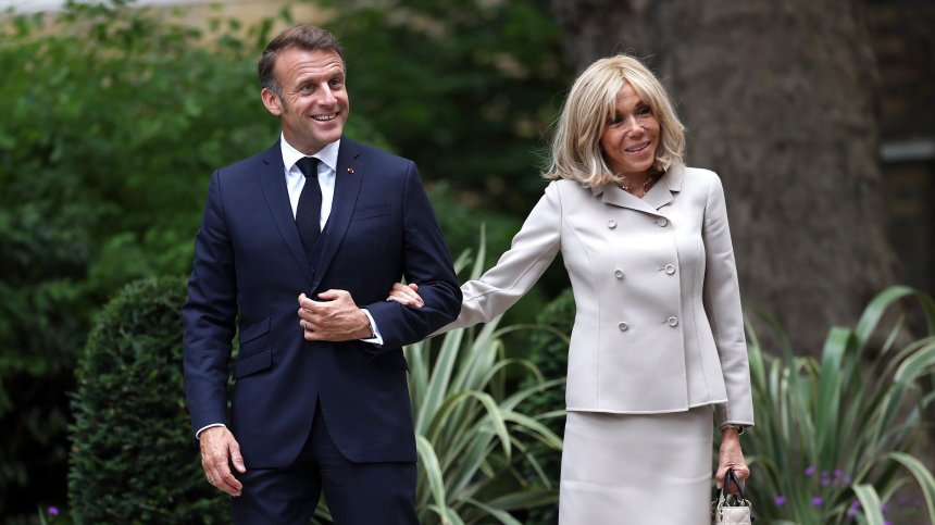 Брижит Макрон представя неоспорими доказателства, че не е транссексуална