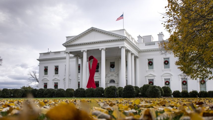 САЩ разследват корупционна схема за "дарения" за президентско помилване