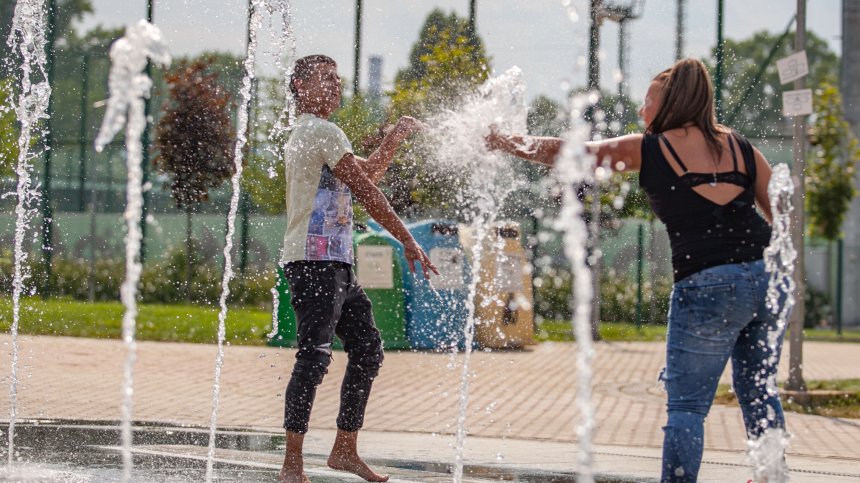 Екстремните жеги пращат и млади хора пред лекарските кабинети