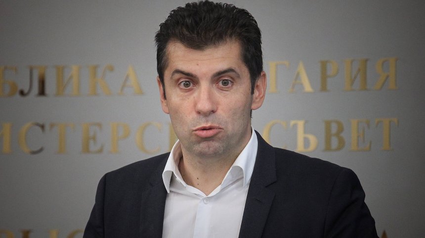 Петков лети за Азербайджан, преговаря с президента за доставките на газ към България