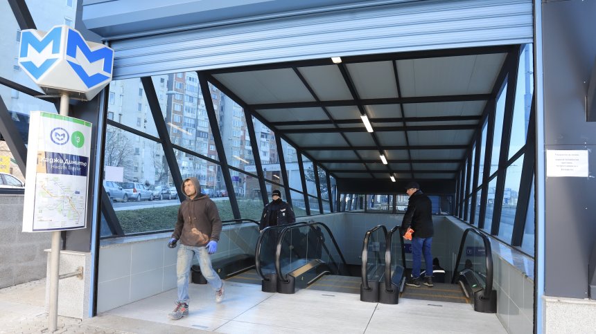 През април пускат още 4 нови станции на метрото
