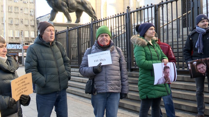Върнаха в ареста Габриела, през сълзи майка ѝ твърди, че са невинни