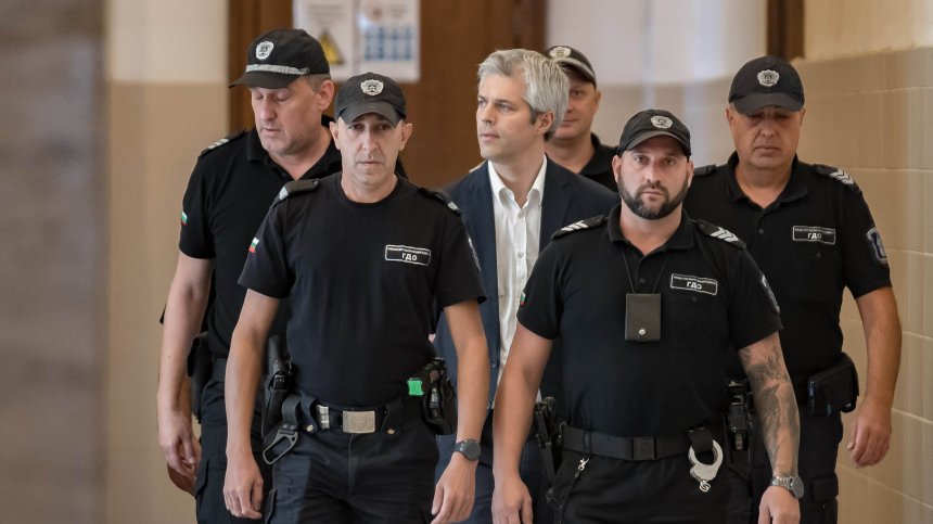 Майката на Благомир Коцев: Като пречиш на някого, гледат да те отстранят