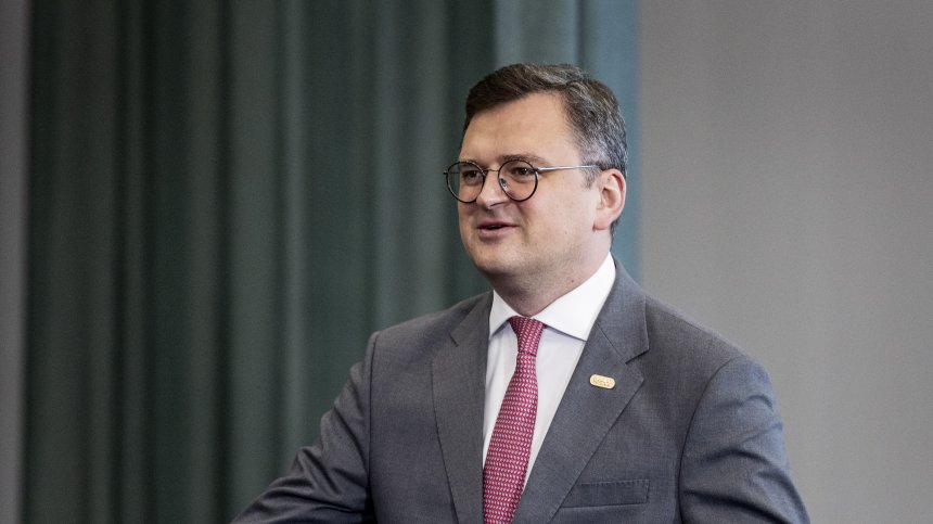 Кулеба: Украйна няма да приема предложения, водещи до загуба на територия