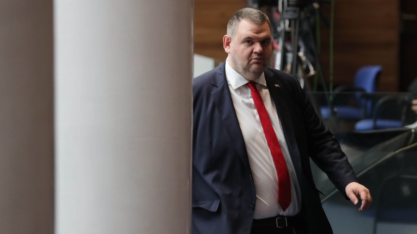 Делян Пеевски поиска освобождаването на Джевдет Чакъров като председател на ДПС