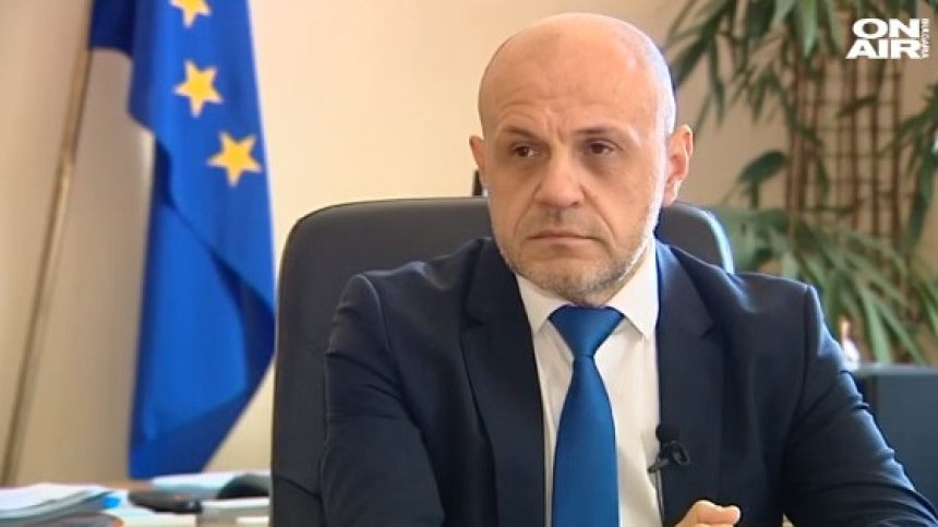 Дончев: Решенията, свързани с пандемията, се взимат в режим на МС