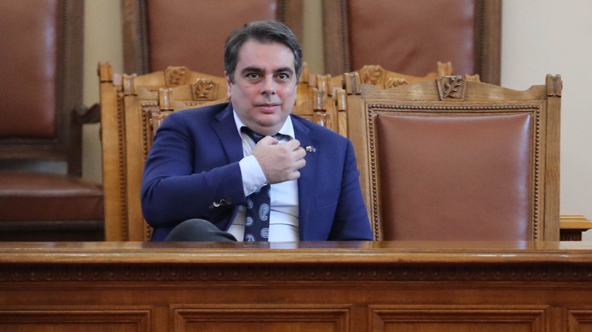 "Добро утро и честит бюджет": Рано тази сутрин НС прие държавната финансова рамка