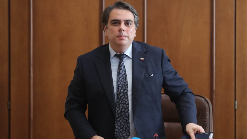 Асен Василев: МРРБ бави огромна сума пари по общинските проекти