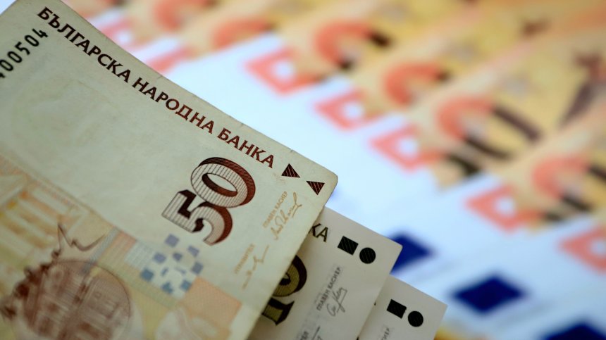 Как ще изглежда заплатата ни от 1 януари и ще пазаруваме ли с калкулатор