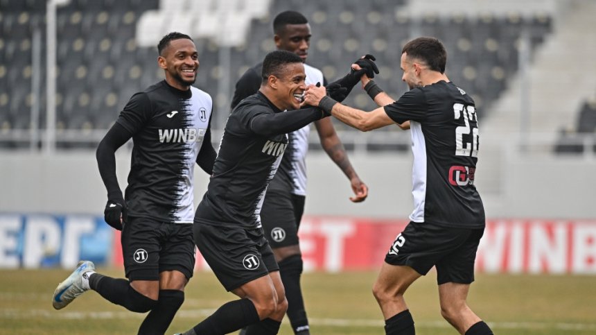 10 от "Локомотив" (Пд) си тръгнаха с точка от гостуването на "Хебър"