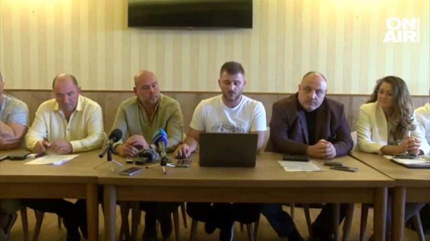 "Искаме децата ни да ядат българска храна": Земеделците блокират възлови точки и гранични пунктове на 18 септември