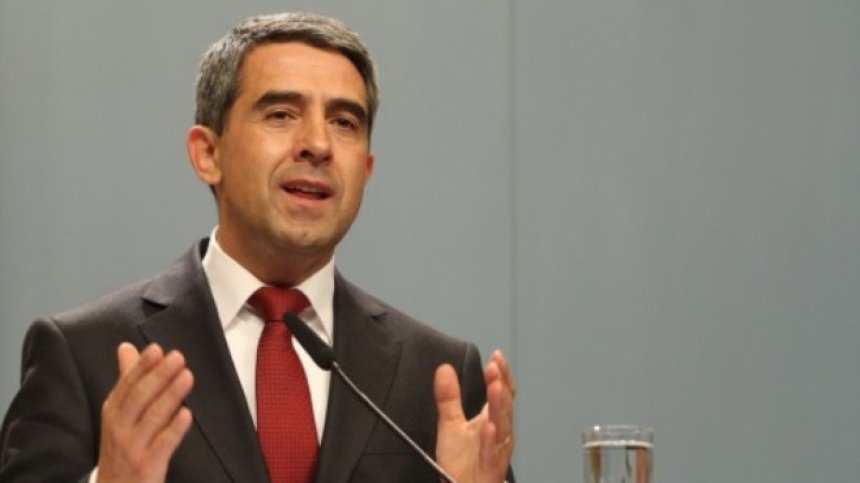 Плевнелиев: Можем да произведем големи количества респиратори