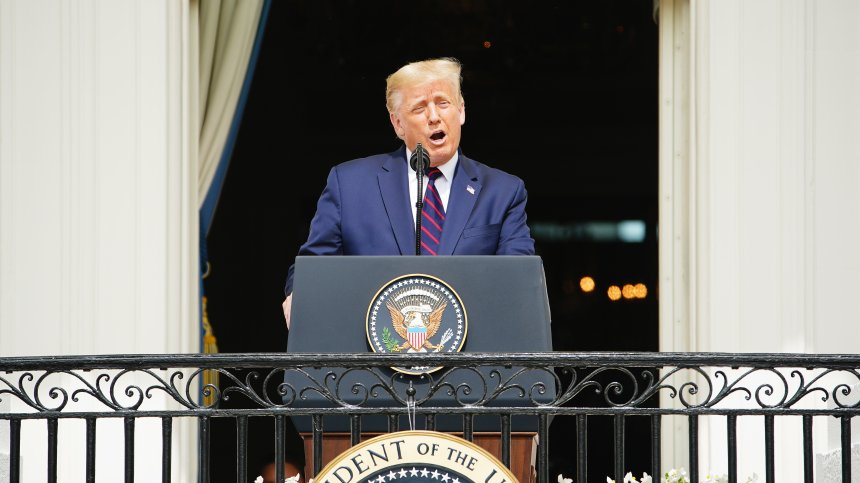 Тръмп ползвал снимка с руска военна техника за предизборна реклама