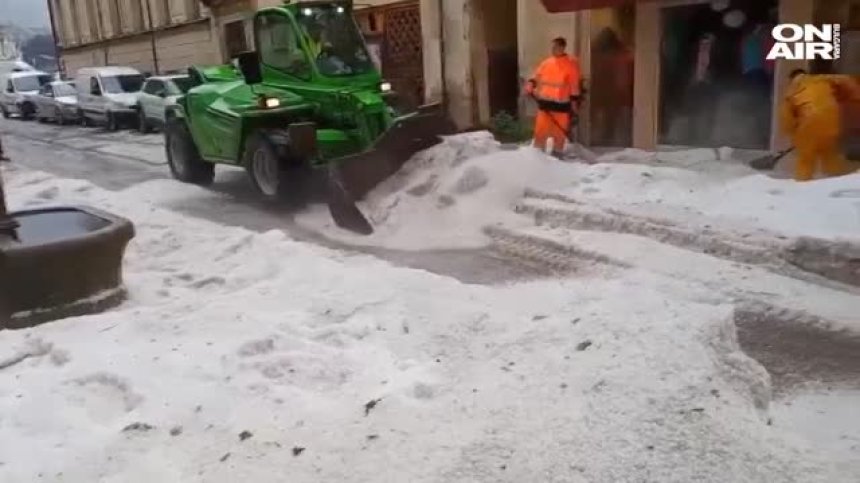 Невиждана градушка затрупа Източна Франция (ВИДЕО)