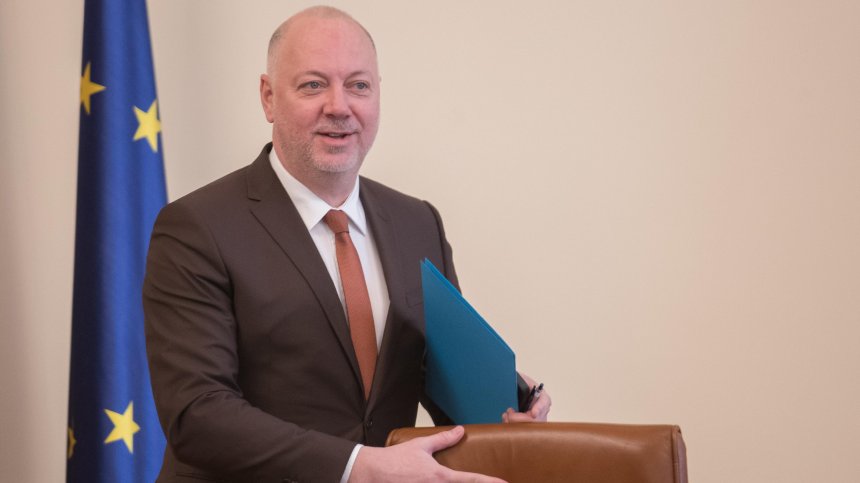 Има много стъпки, в които да покажем дали сме готови за еврото