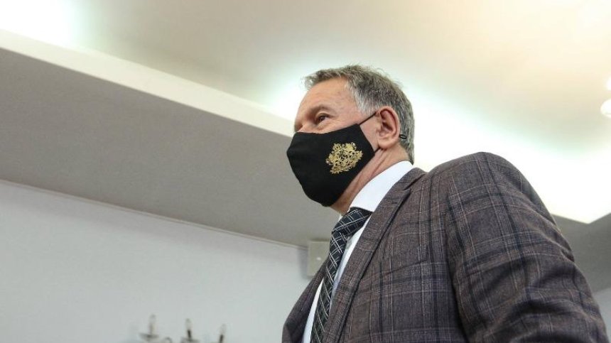 Кацаров: Партиите ни използват за боксова круша, а ние предприемаме мерките срещу кризата