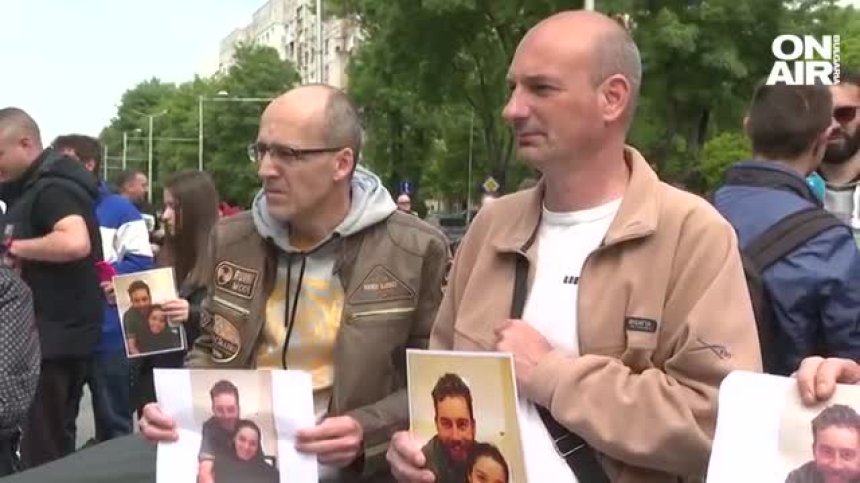 "Обезцениха живота": Роднини на загинали в катастрофи блокираха важни пътни артерии в страната