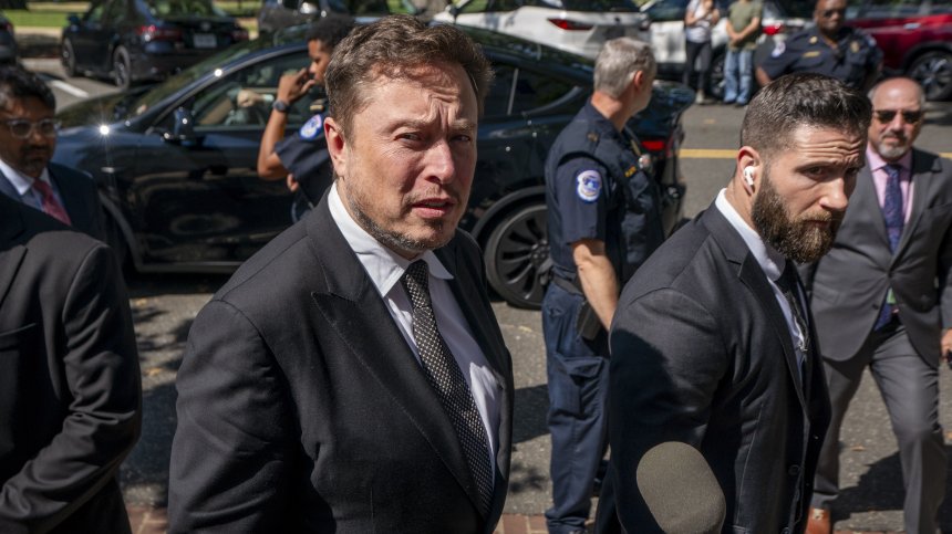 Мъск се закани: Искам повече контрол над Tesla, или ще създавам AI на друго място