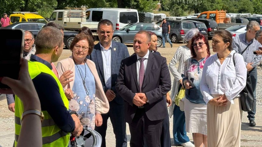 В четвъртък пускат движението по пътя Мездра - Ботевград