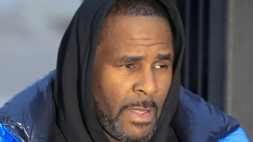 Как става? R. Kelly издаде нов албум от затвора