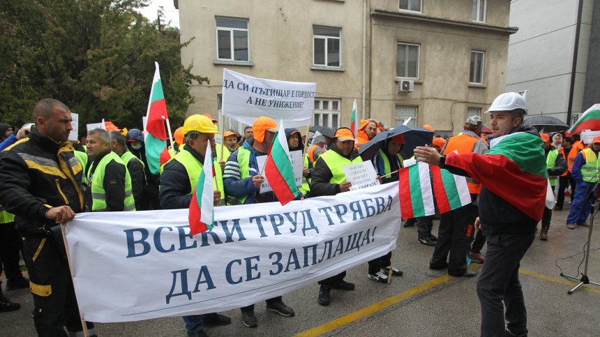 КСБ: Подкрепяме протестите, ние сме български строители, не роби