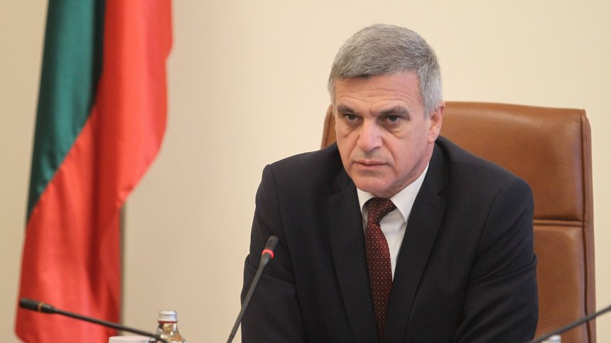Подготовка за вота: Стефан Янев се среща с областните управители