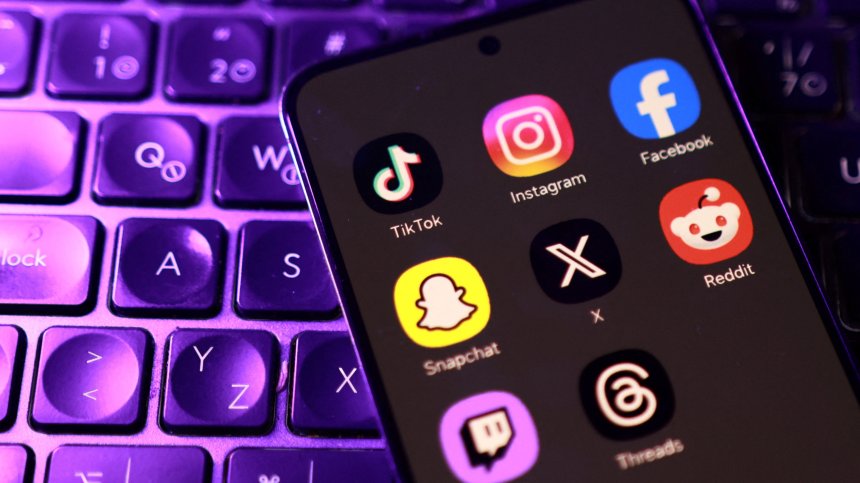 Instagram разпространява платени реклами насексуално насилие над деца в Индия