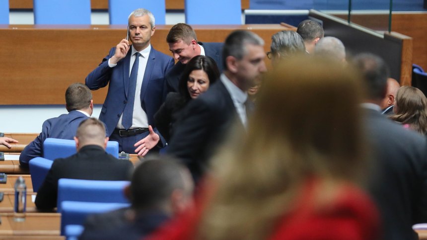 "Възраждане" внесе законопроект за чуждестранните агенти