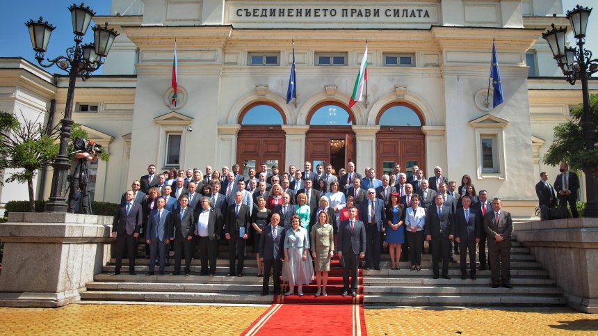 Избрахме тези хора - какви послания отправиха депутатите в първия си работен ден