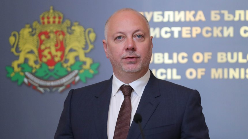 Росен Желязков: Въвеждаме еврото плавно, не стихийно