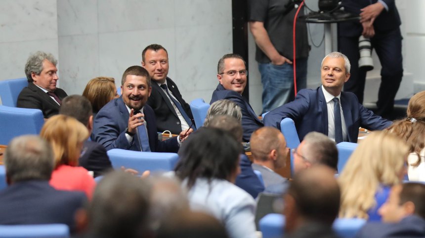 ПП-ДБ измести ДПС и зае второ място по численост в НС, трета се нарежда "Възраждане"