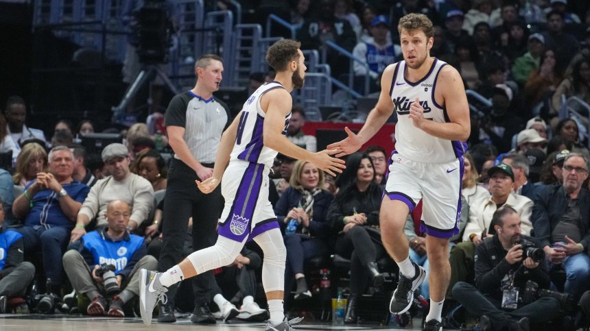 Везенков със силно завръщане, "Сакраменто" надви "Юта Джаз"