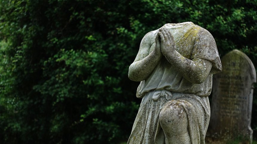 Протестиращи в Монреал свалиха паметник на първия канадски премиер