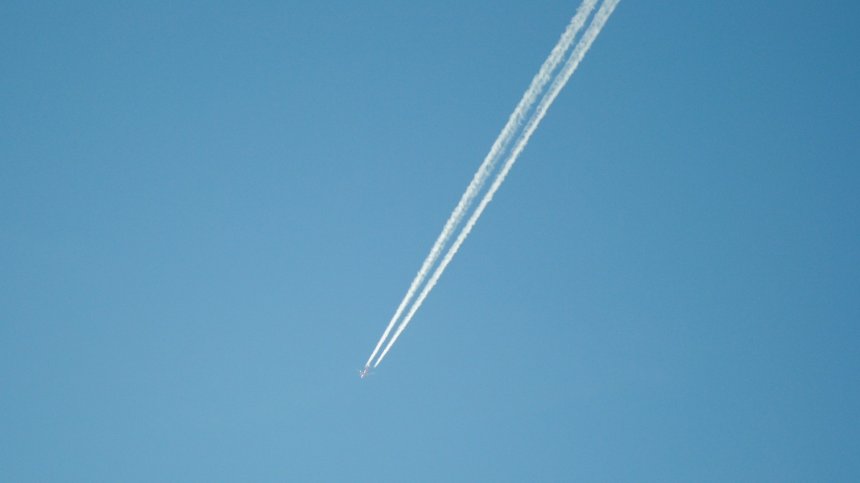 Кемтрейлс - нищо повече от кондензационни следи в небето?