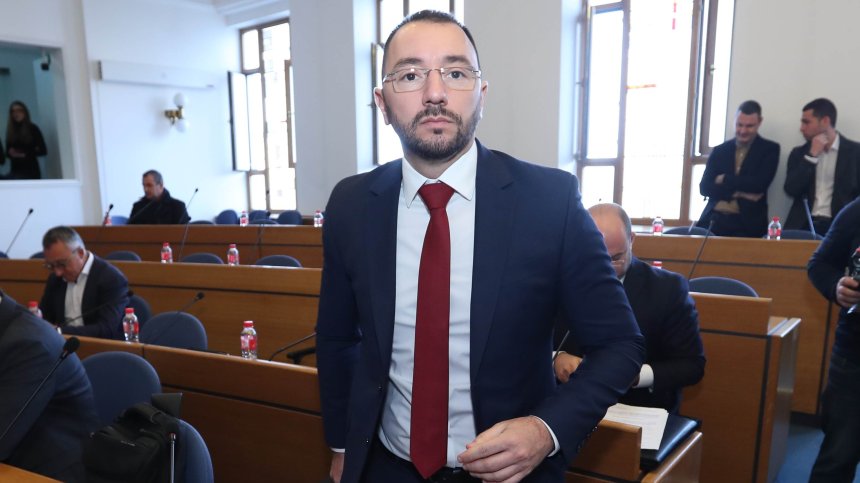 Антон Хекимян: Ремонтът на "Патриарха" е некачествен и асфалтът е на пюре