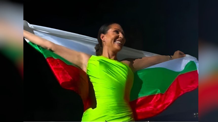 Цеца развя българското знаме в Северна Македония: Провокация или случайност