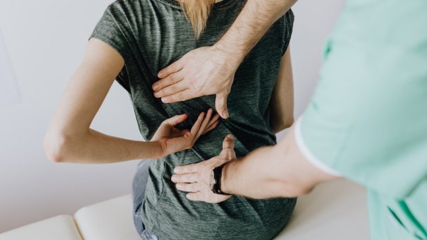 Какво представлява уредът за разтягане на гръбнака и как помага при болка