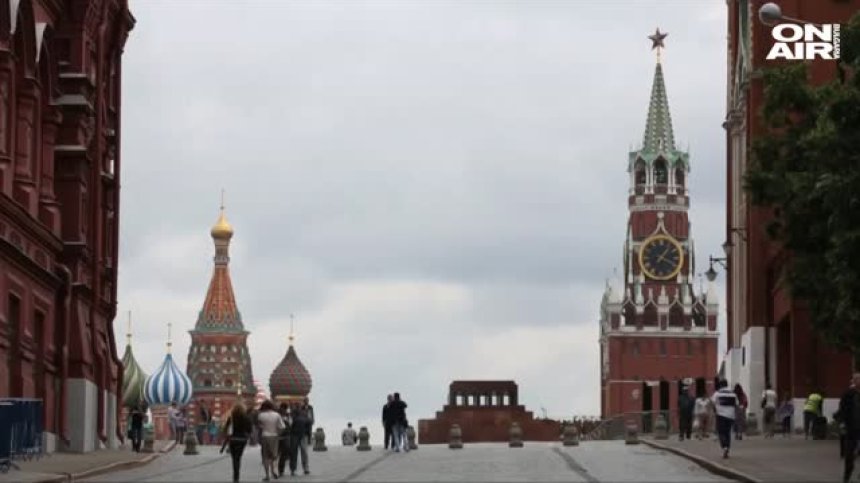 Шпионски скандал: Кои са руските дипломати, изгонени от България?