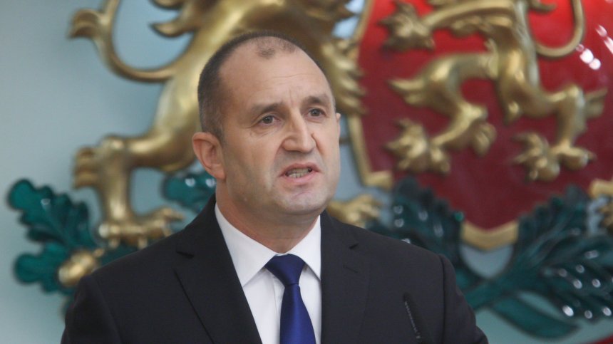 Радев посреща президента на Косово