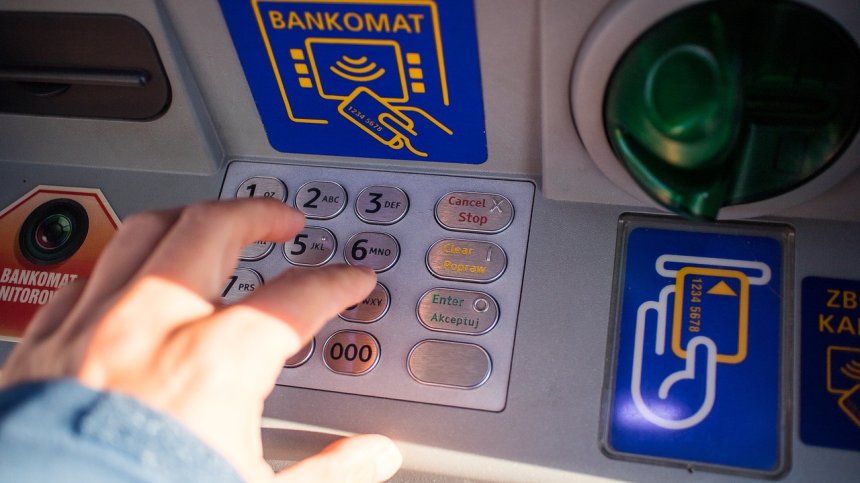 Крадец източи 1200 лв. от дебитна карта на пациент в болница в Павликени