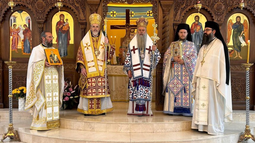 Отслужиха първата литургия на български език в ОАЕ (+СНИМКИ)