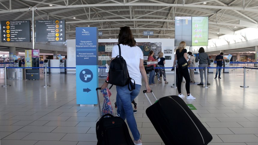 Вече са в сила правилата за влизащите в Кипър неваксинирани българи