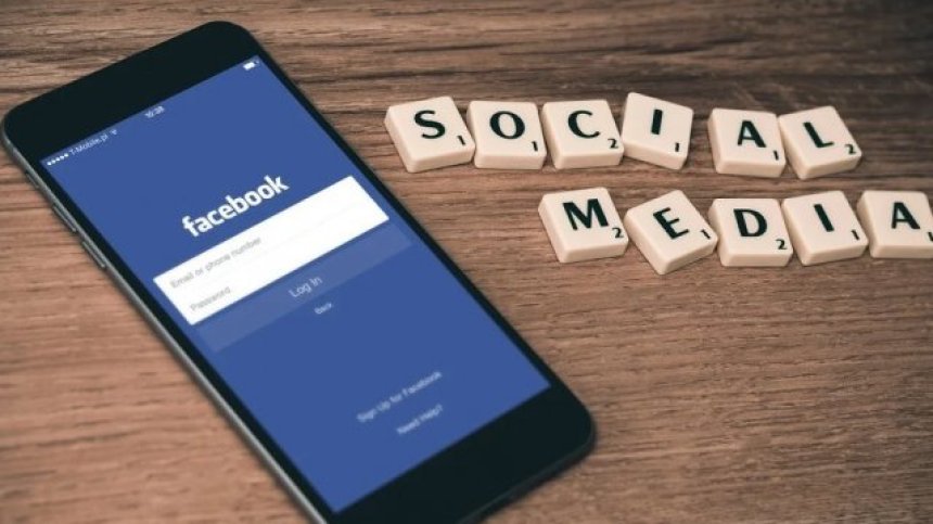 Facebook се приближава до 3 млрд. потребители, става неуправляема