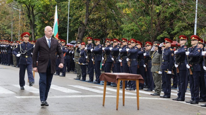 Росен Желязков: Заплатите на военните ще продължат да се вдигат